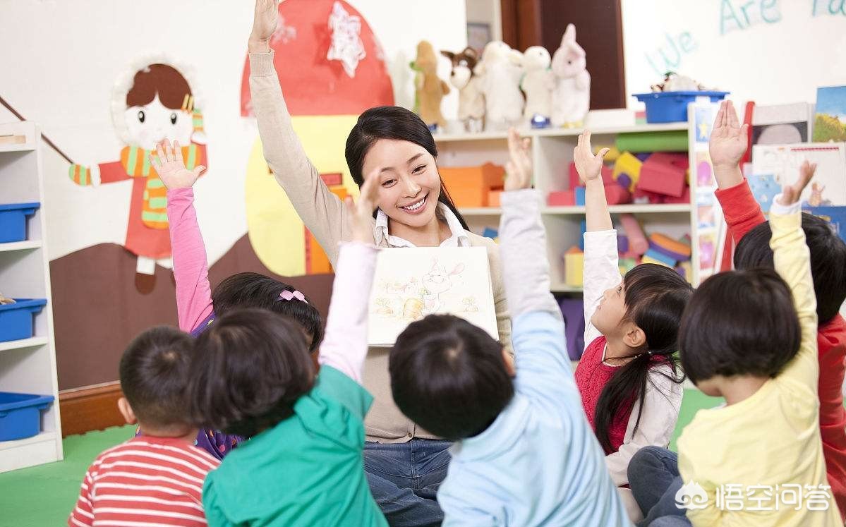 某幼儿园虐童视频流出!涉事教师已被刑拘,家长集体维权 某幼儿园虐童视频流出!涉事教师已被刑拘,家长集体维权